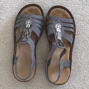 Reiker Sandals